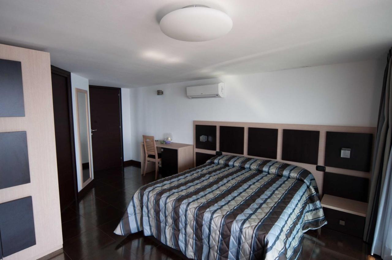 Hotel Ristorante Centosedici Terracina Pokoj fotografie