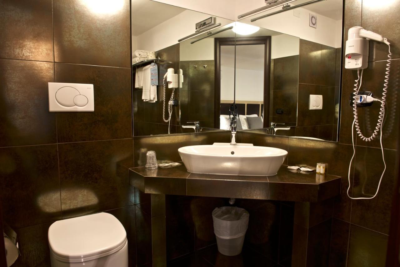 Hotel Ristorante Centosedici Terracina Exteriér fotografie